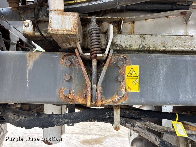 image for item DW3488 2020 RoGator RG1300C spreader