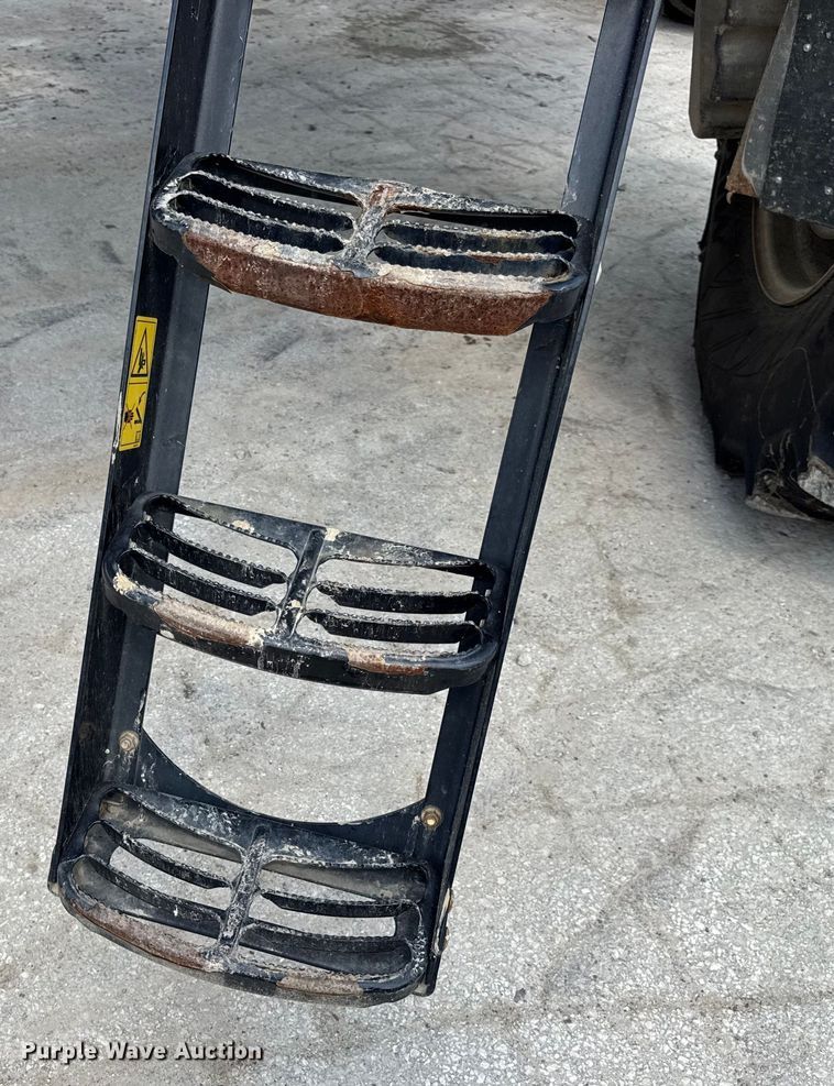 image for item DW3488 2020 RoGator RG1300C spreader