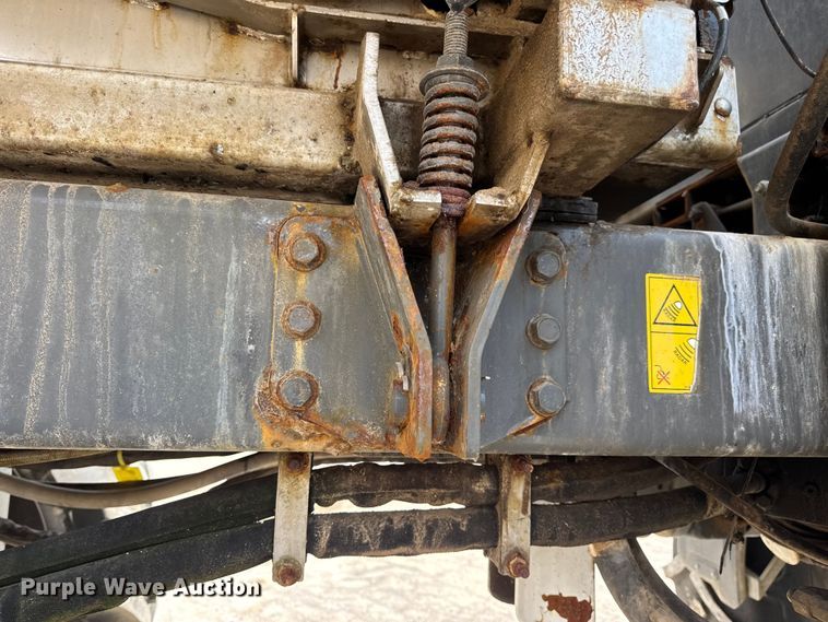 image for item DW3488 2020 RoGator RG1300C spreader