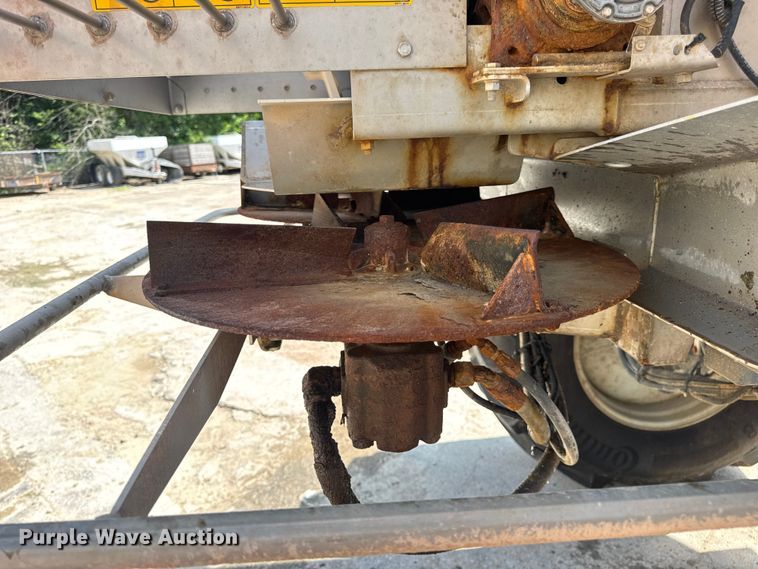 image for item DW3488 2020 RoGator RG1300C spreader