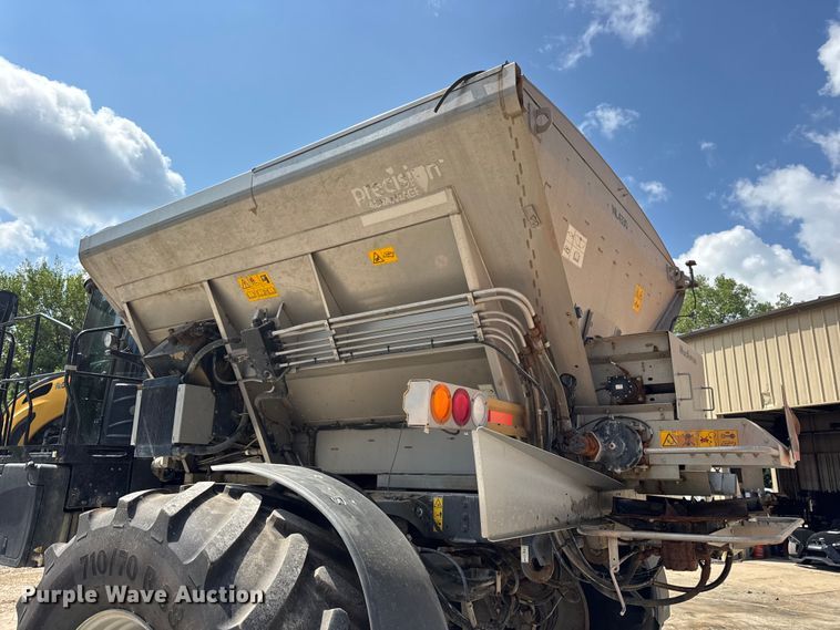 image for item DW3488 2020 RoGator RG1300C spreader