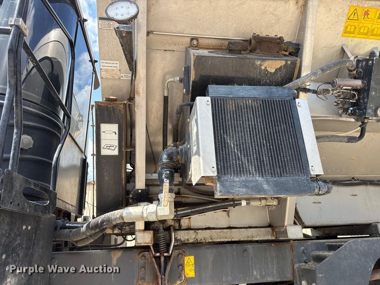 image for item DW3488 2020 RoGator RG1300C spreader