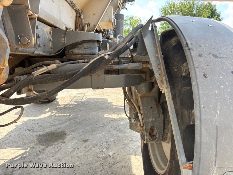 image for item DW3488 2020 RoGator RG1300C spreader