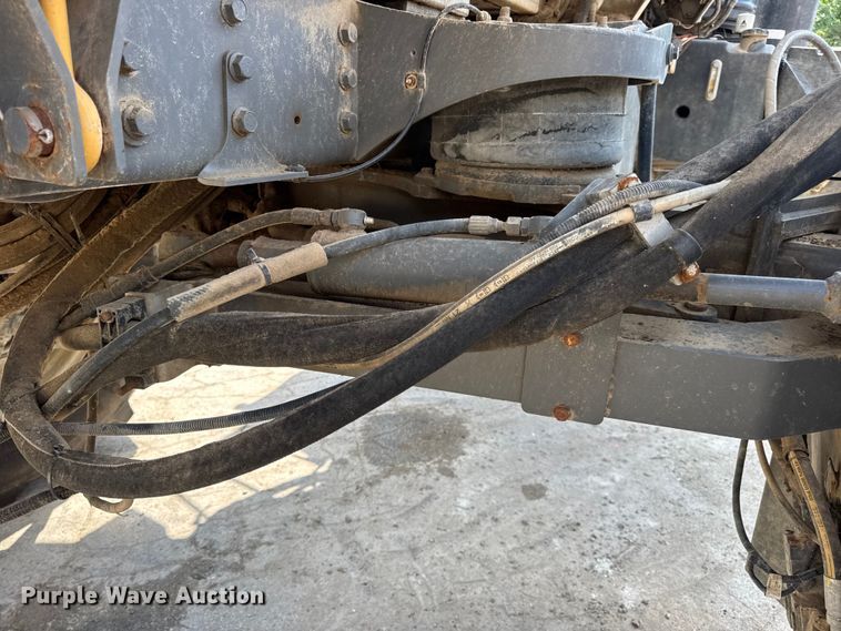 image for item DW3488 2020 RoGator RG1300C spreader