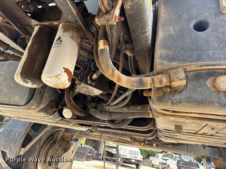 image for item DW3488 2020 RoGator RG1300C spreader