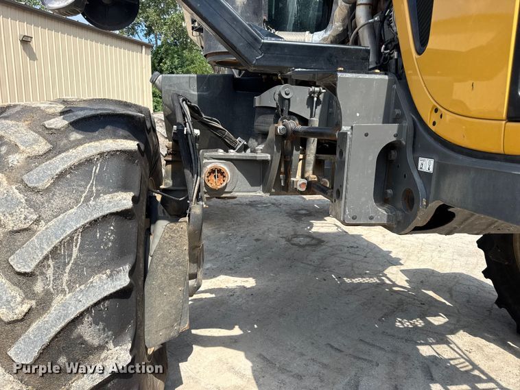 image for item DW3488 2020 RoGator RG1300C spreader