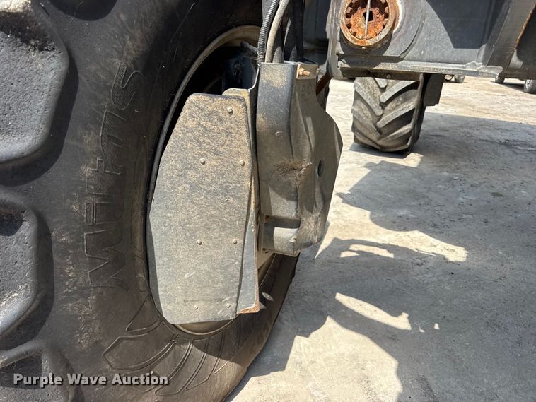 image for item DW3488 2020 RoGator RG1300C spreader