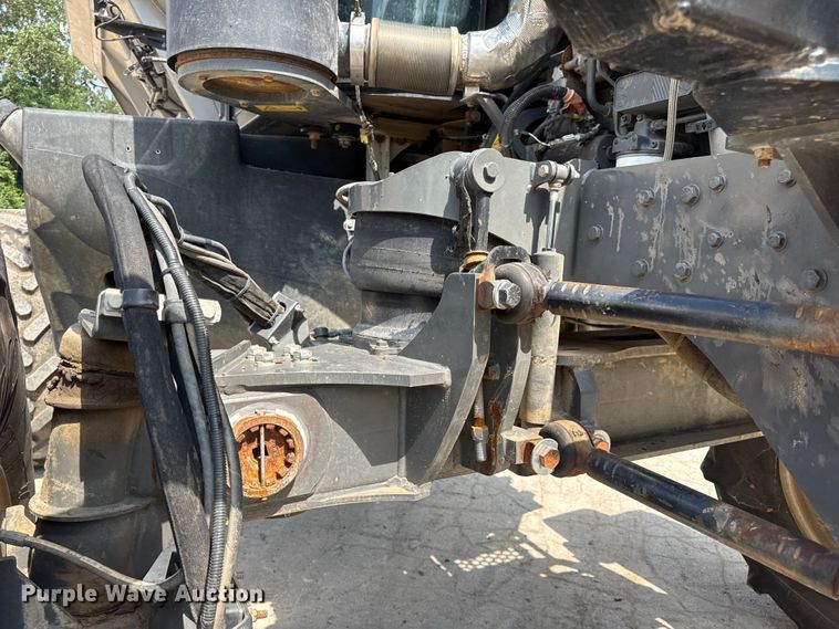 image for item DW3488 2020 RoGator RG1300C spreader