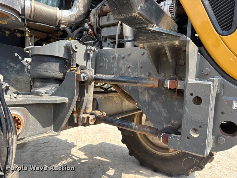 image for item DW3488 2020 RoGator RG1300C spreader