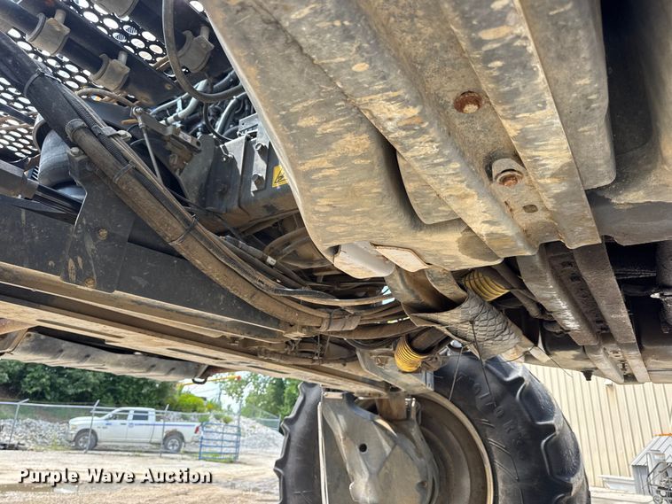 image for item DW3488 2020 RoGator RG1300C spreader