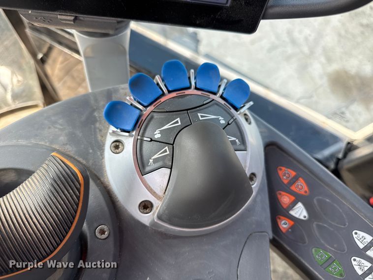 image for item DW3488 2020 RoGator RG1300C spreader