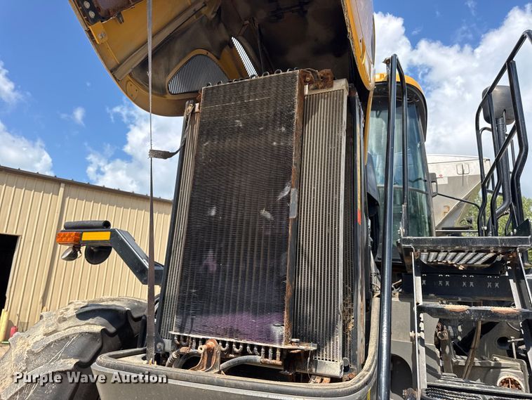 image for item DW3488 2020 RoGator RG1300C spreader