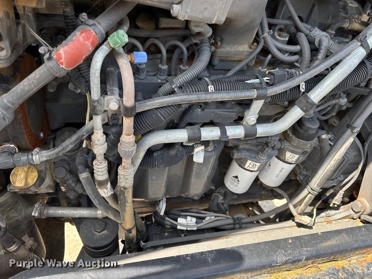 image for item DW3488 2020 RoGator RG1300C spreader