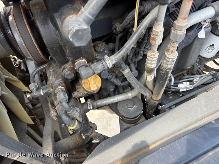 image for item DW3488 2020 RoGator RG1300C spreader