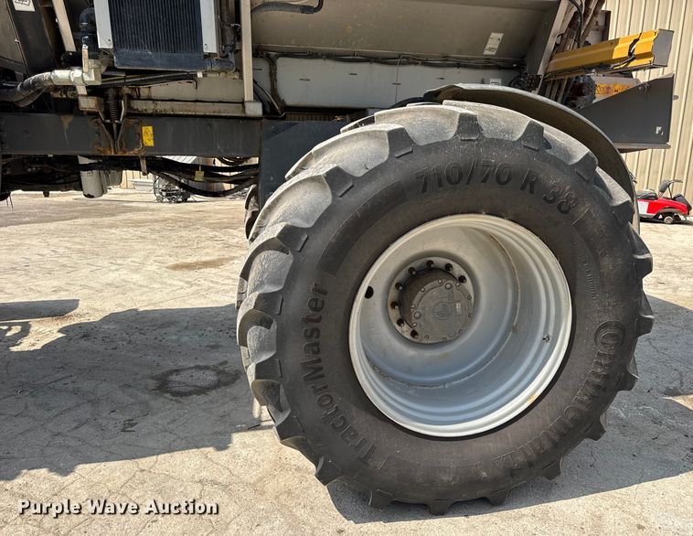 image for item DW3488 2020 RoGator RG1300C spreader