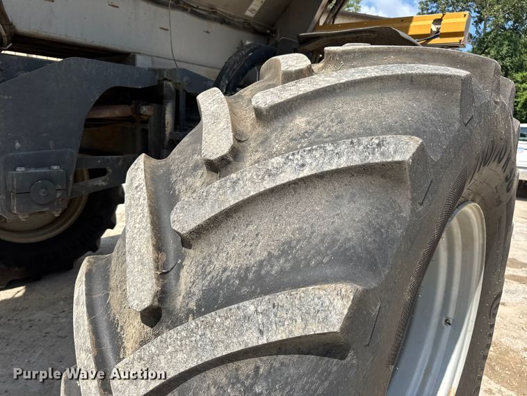 image for item DW3488 2020 RoGator RG1300C spreader