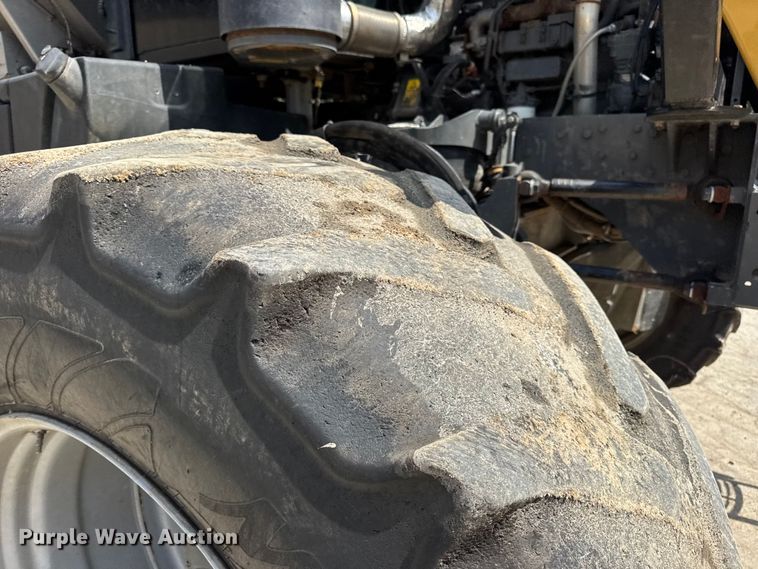 image for item DW3488 2020 RoGator RG1300C spreader