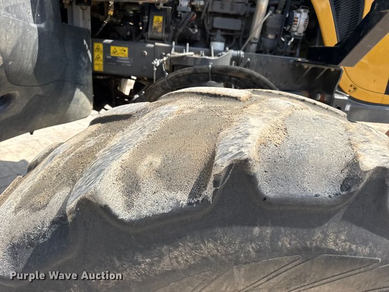 image for item DW3488 2020 RoGator RG1300C spreader