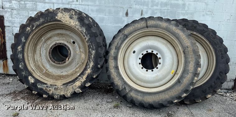 image for item DW3488 2020 RoGator RG1300C spreader