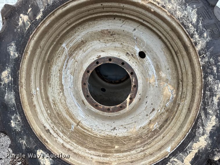 image for item DW3488 2020 RoGator RG1300C spreader