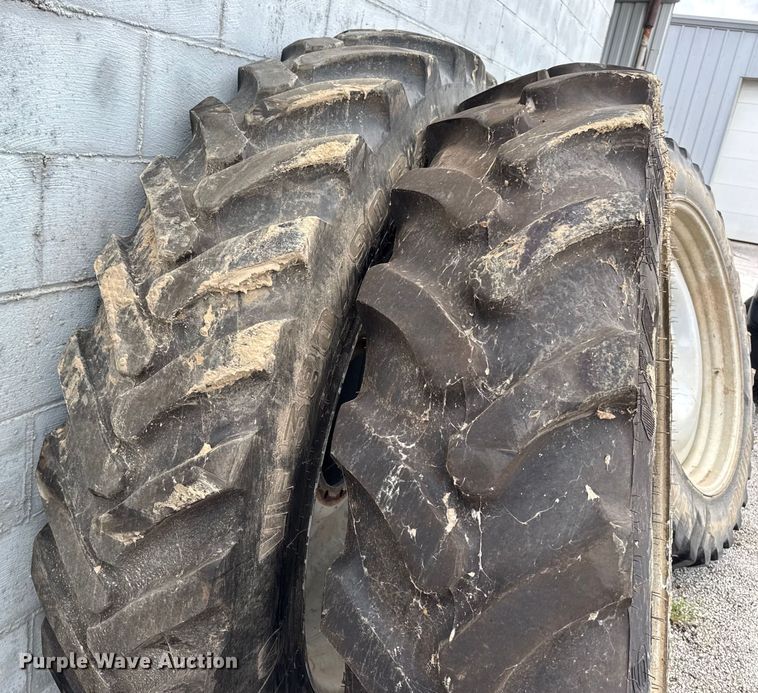 image for item DW3488 2020 RoGator RG1300C spreader