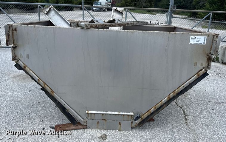 image for item DW3489 New Leader L4000G4 spreader bed