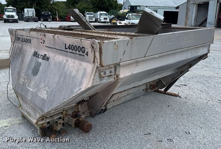 image for item DW3489 New Leader L4000G4 spreader bed