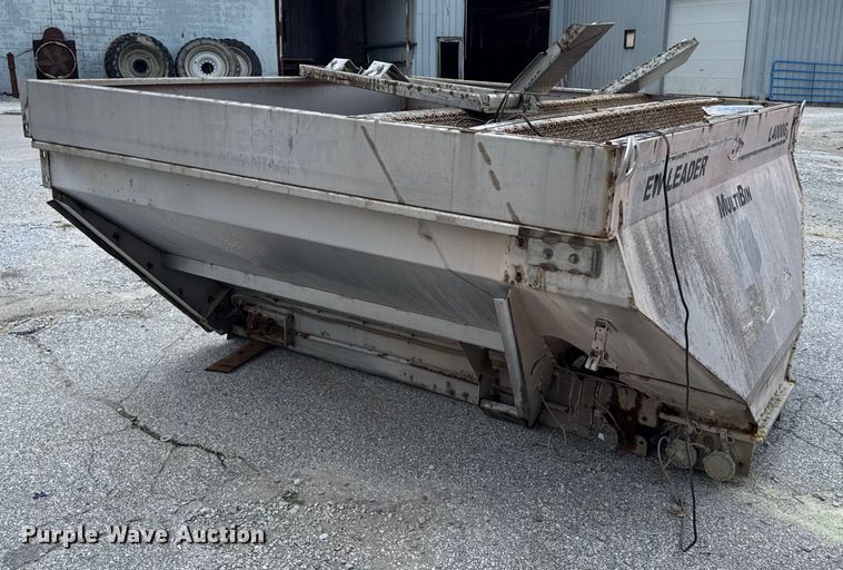 image for item DW3489 New Leader L4000G4 spreader bed