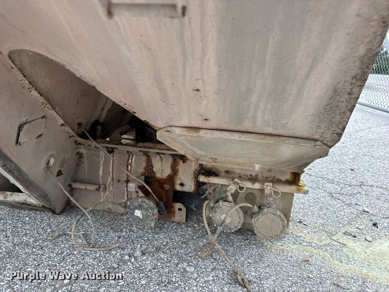 image for item DW3489 New Leader L4000G4 spreader bed