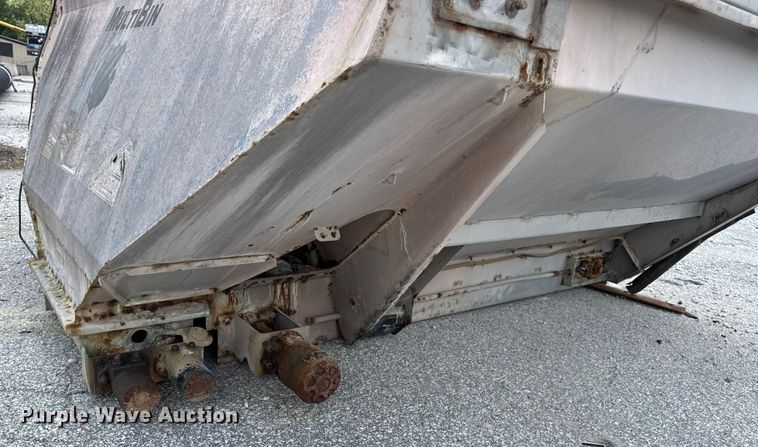 image for item DW3489 New Leader L4000G4 spreader bed