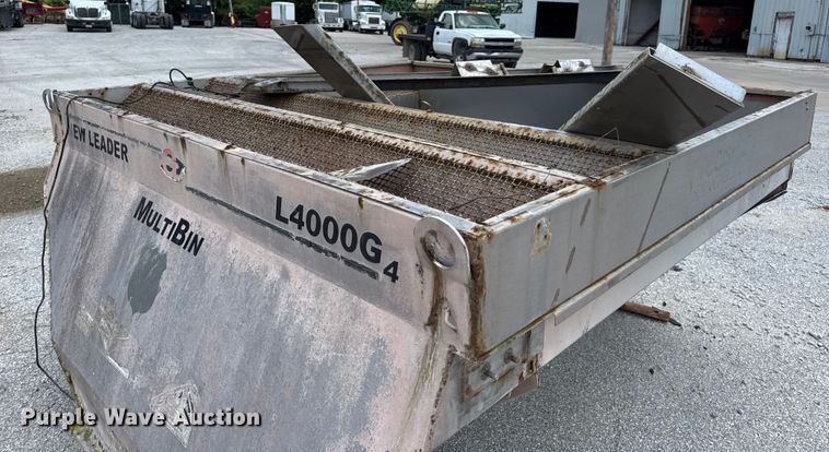 image for item DW3489 New Leader L4000G4 spreader bed