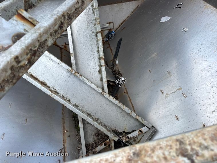 image for item DW3489 New Leader L4000G4 spreader bed