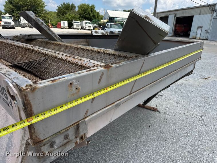 image for item DW3489 New Leader L4000G4 spreader bed