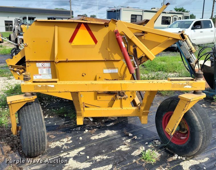 image for item DX7224 Haybuster 2100 bale processor