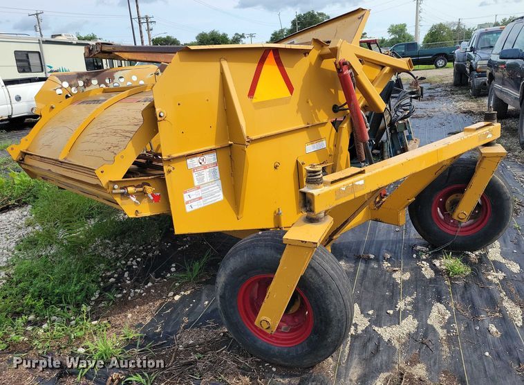 image for item DX7224 Haybuster 2100 bale processor