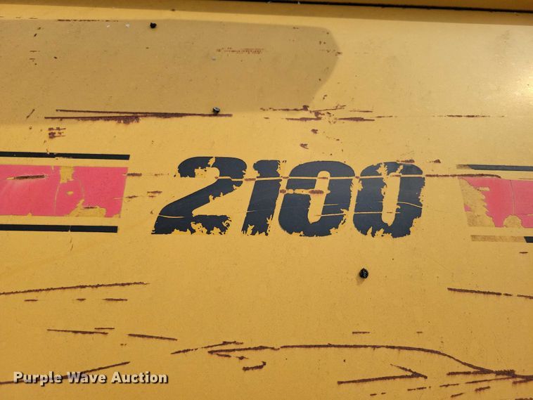 image for item DX7224 Haybuster 2100 bale processor