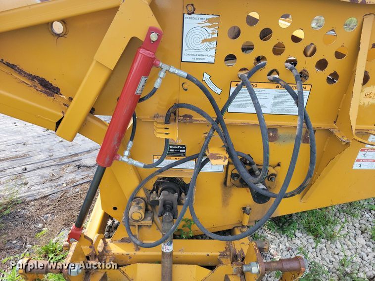 image for item DX7224 Haybuster 2100 bale processor