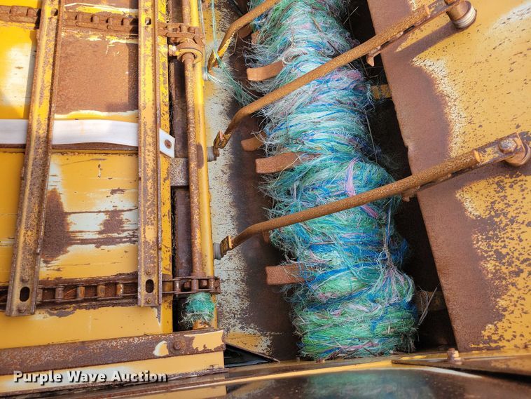 image for item DX7224 Haybuster 2100 bale processor