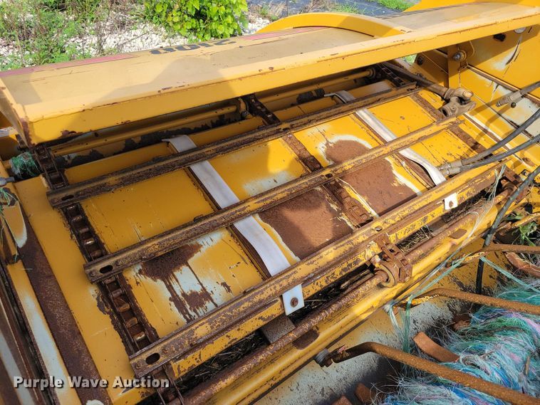 image for item DX7224 Haybuster 2100 bale processor