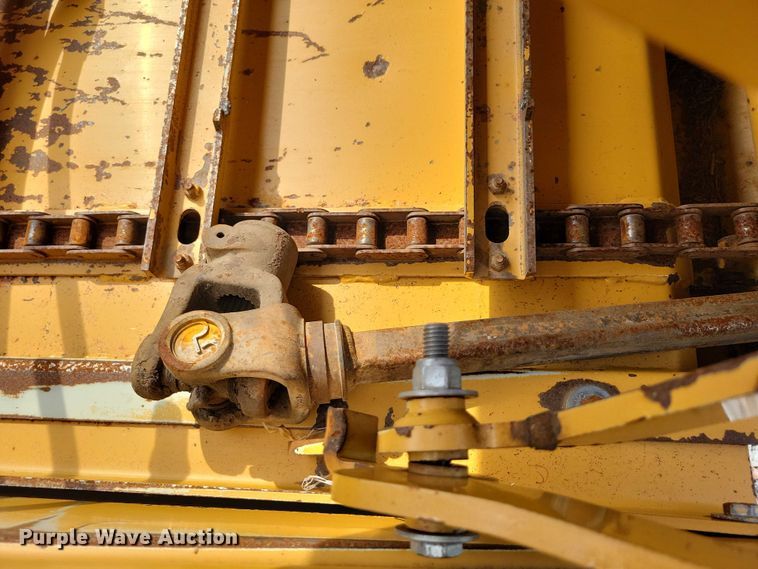 image for item DX7224 Haybuster 2100 bale processor