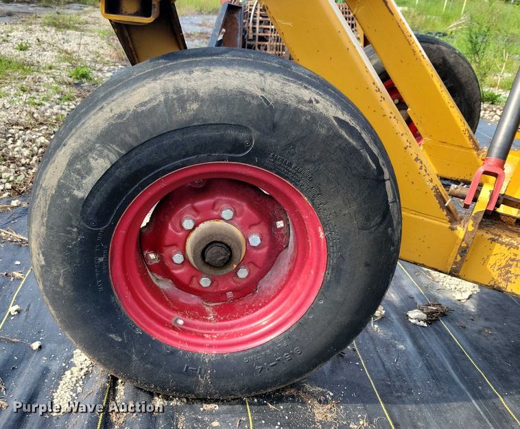 image for item DX7224 Haybuster 2100 bale processor