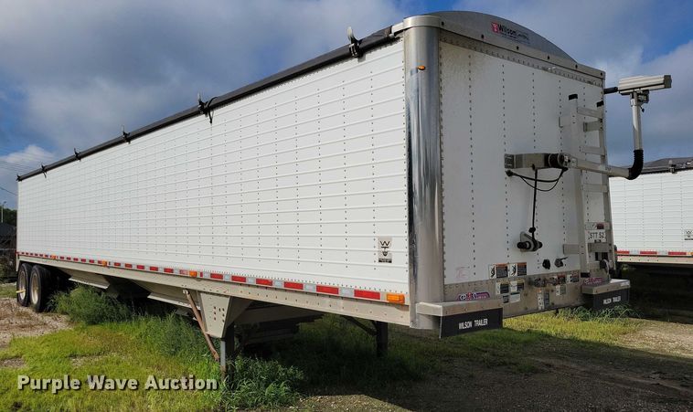 image for item DX7434 2011 Wilson Pace Setter grain trailer