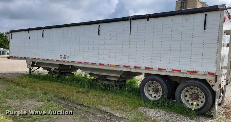 image for item DX7434 2011 Wilson Pace Setter grain trailer