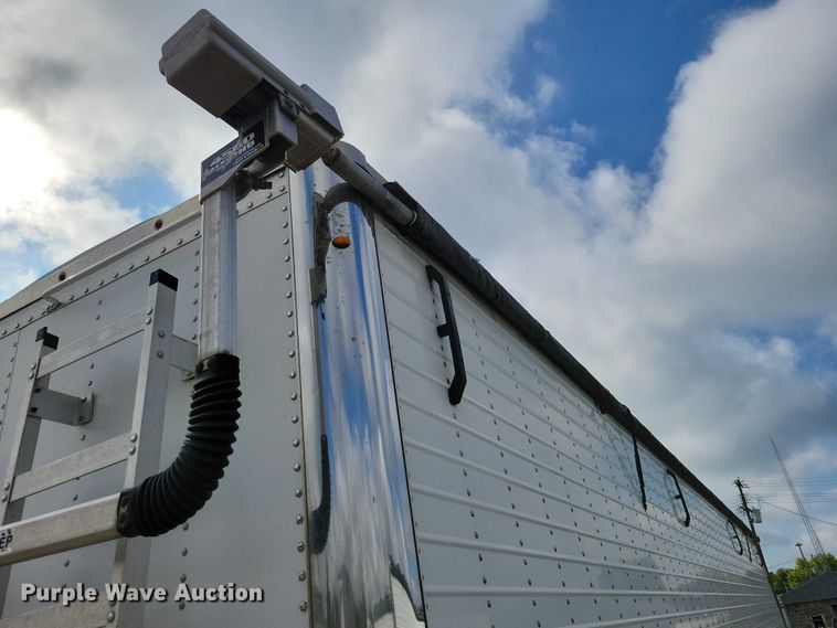 image for item DX7434 2011 Wilson Pace Setter grain trailer