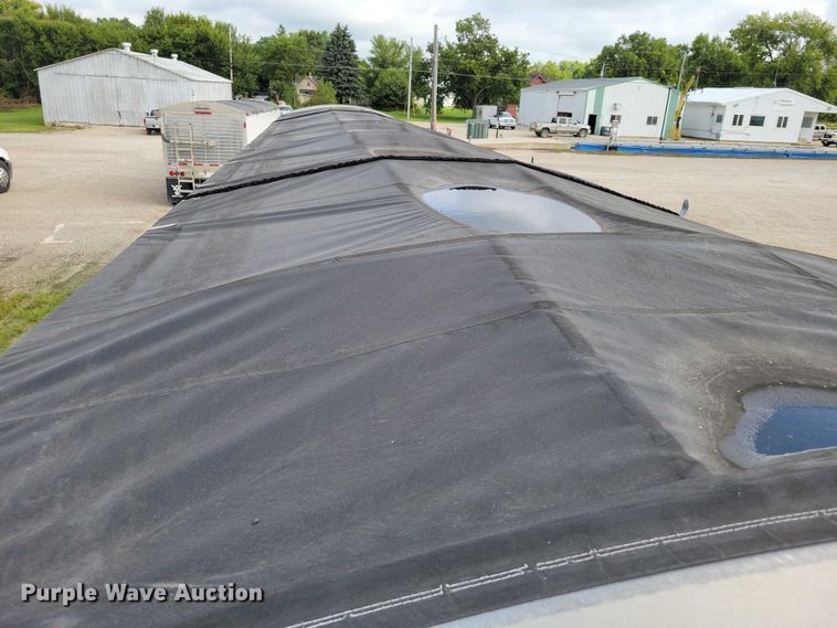 image for item DX7434 2011 Wilson Pace Setter grain trailer