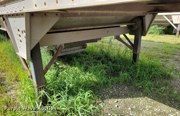 image for item DX7434 2011 Wilson Pace Setter grain trailer