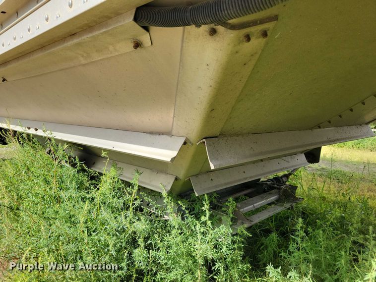 image for item DX7434 2011 Wilson Pace Setter grain trailer
