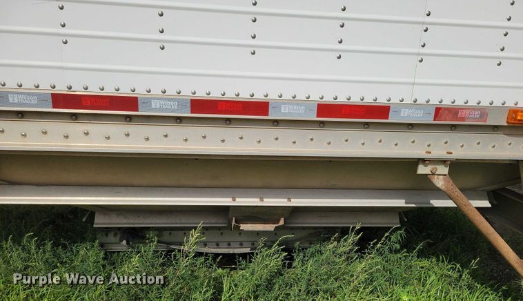 image for item DX7434 2011 Wilson Pace Setter grain trailer
