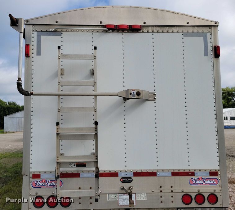 image for item DX7434 2011 Wilson Pace Setter grain trailer