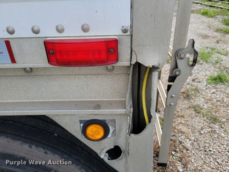 image for item DX7434 2011 Wilson Pace Setter grain trailer